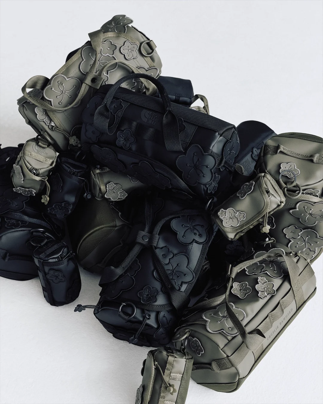 “ニュートープグリーン”カラーに再解釈されたTHE NORTH FACE × Cecilie Bahnsen アクセサリーコレクションが2025年 9/12 発売 (ザ・ノース・フェイス セシリー バンセン)