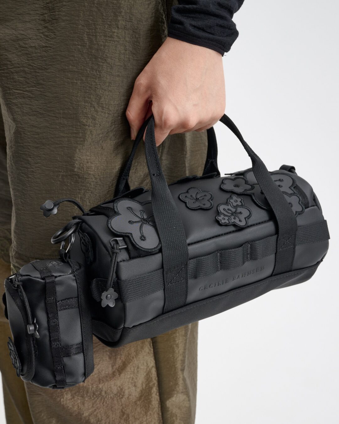 “ニュートープグリーン”カラーに再解釈されたTHE NORTH FACE × Cecilie Bahnsen アクセサリーコレクションが2025年 9/12 発売 (ザ・ノース・フェイス セシリー バンセン)