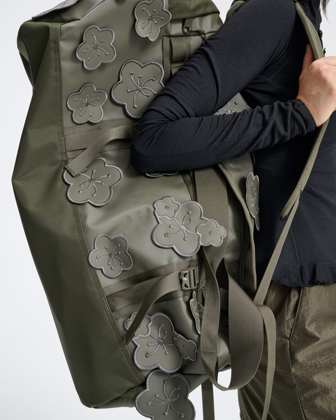 “ニュートープグリーン”カラーに再解釈されたTHE NORTH FACE × Cecilie Bahnsen アクセサリーコレクションが2025年 9/12 発売 (ザ・ノース・フェイス セシリー バンセン)