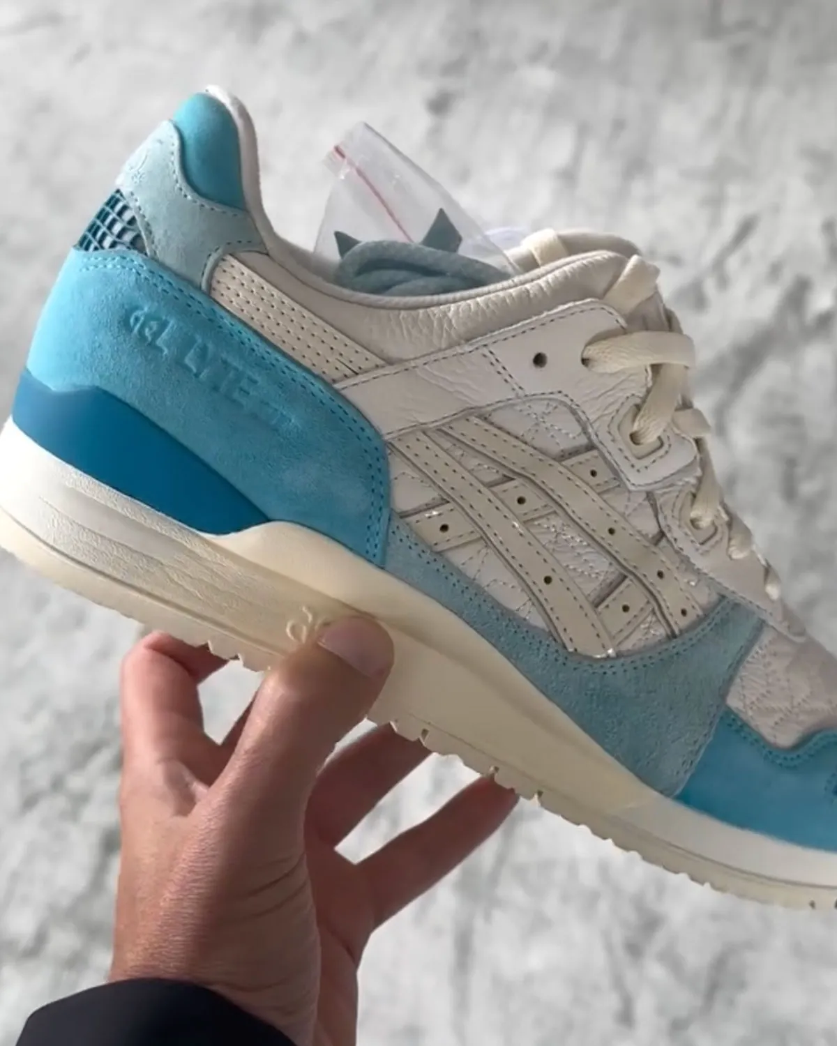 【2025年末 発売予定】KITH Ronnie Fieg x ASICS GEL-LYTE III “Cream/Baby Blue” (キス ロニー・ファイグ アシックス ゲルライト)