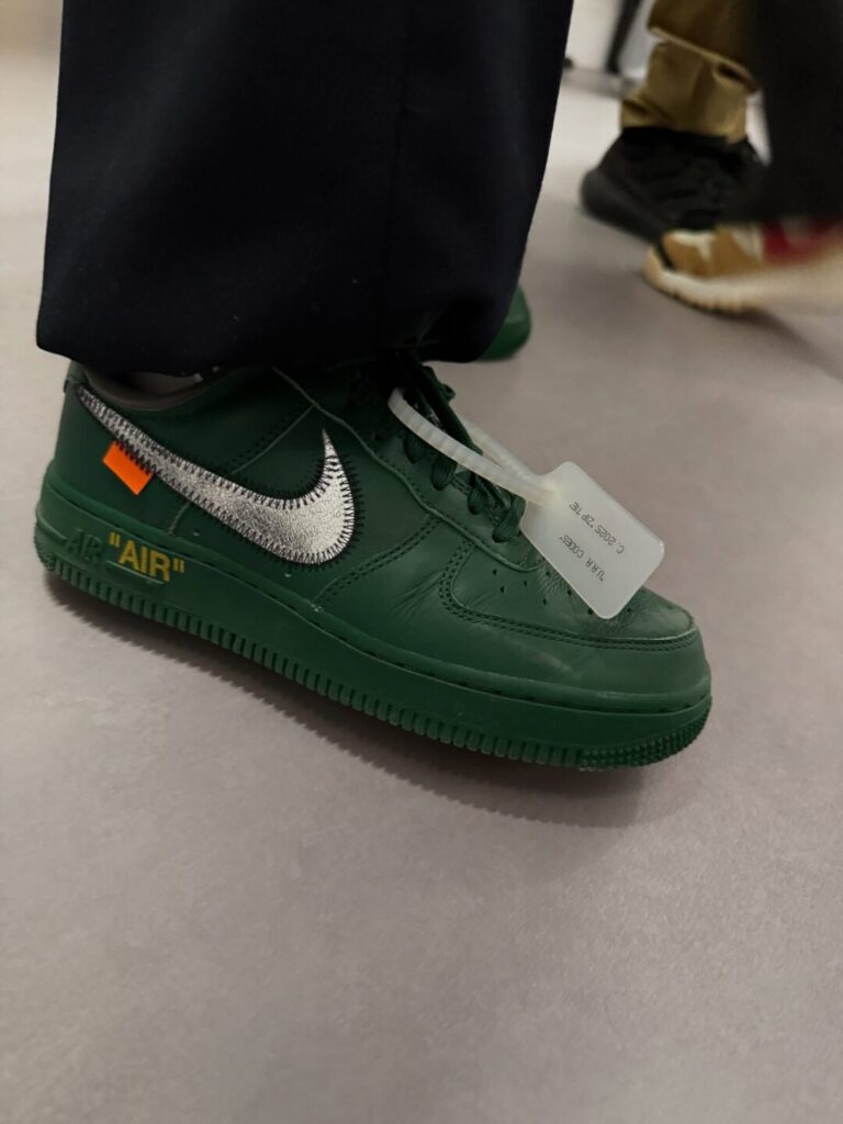 Off-White AIR FORCE 1 グリーン スニーカー OFF-WHITE × NIKE AIR FORCE 1 LOW SP “The Codes/Green” (オフ