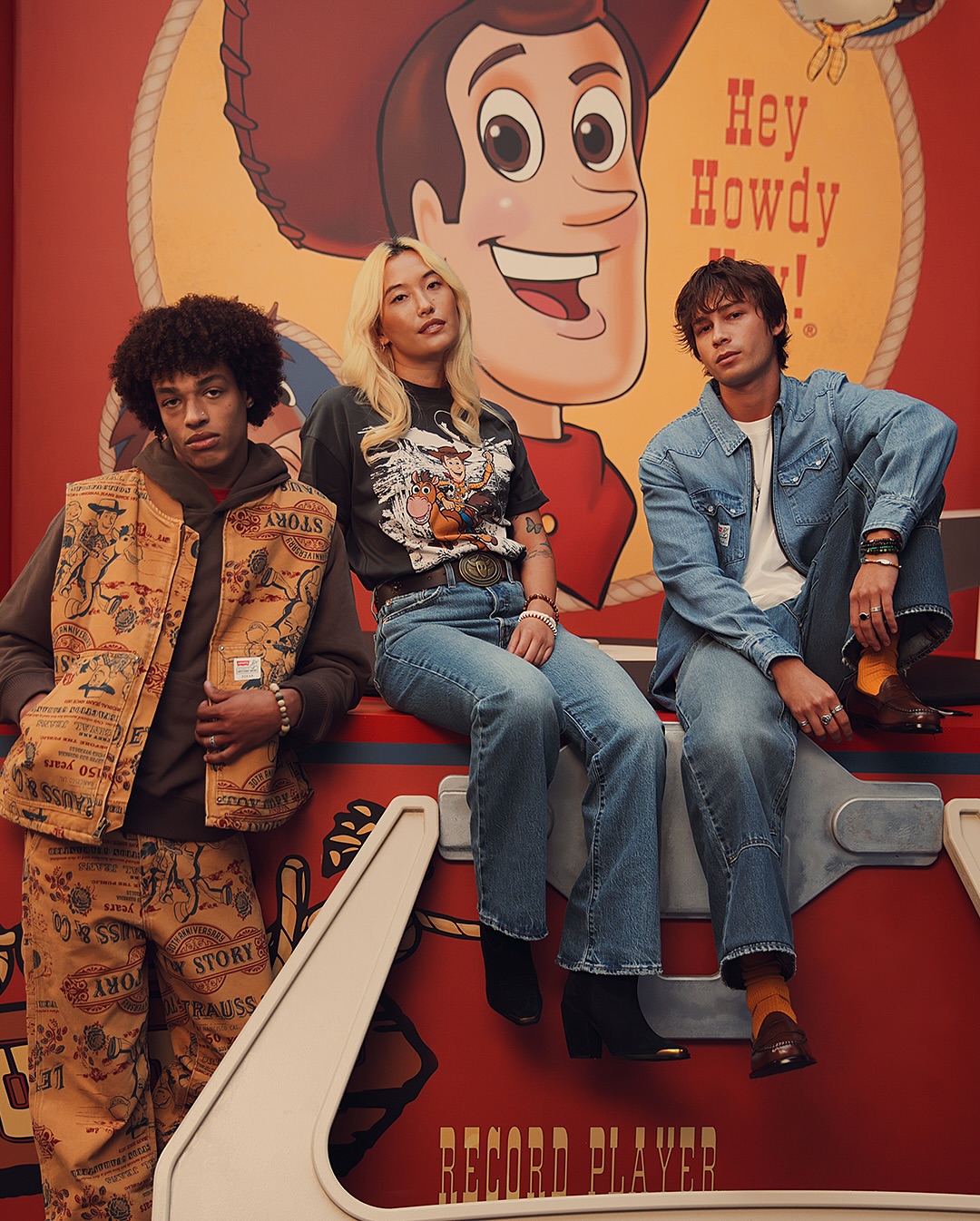 トイストーリ × Levi’s 2025 FW コラボコレクションが10/2 発売 (Toy Story リーバイス)