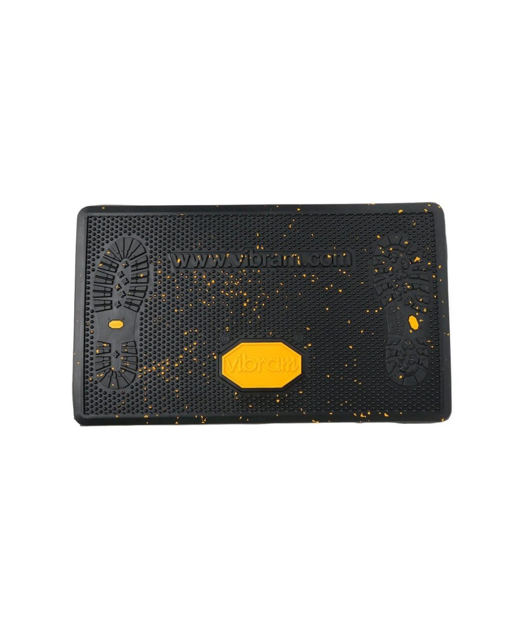 「Vibram / ビブラム」社がユニークな”ドアマット & コースター”を発売