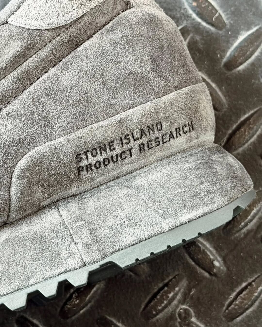 【2025年 9/23 発売】Stone Island x New Balance 2025 FW 574 LEGACY Ghost (ストーンアイランド ニューバランス 2025年 秋冬)