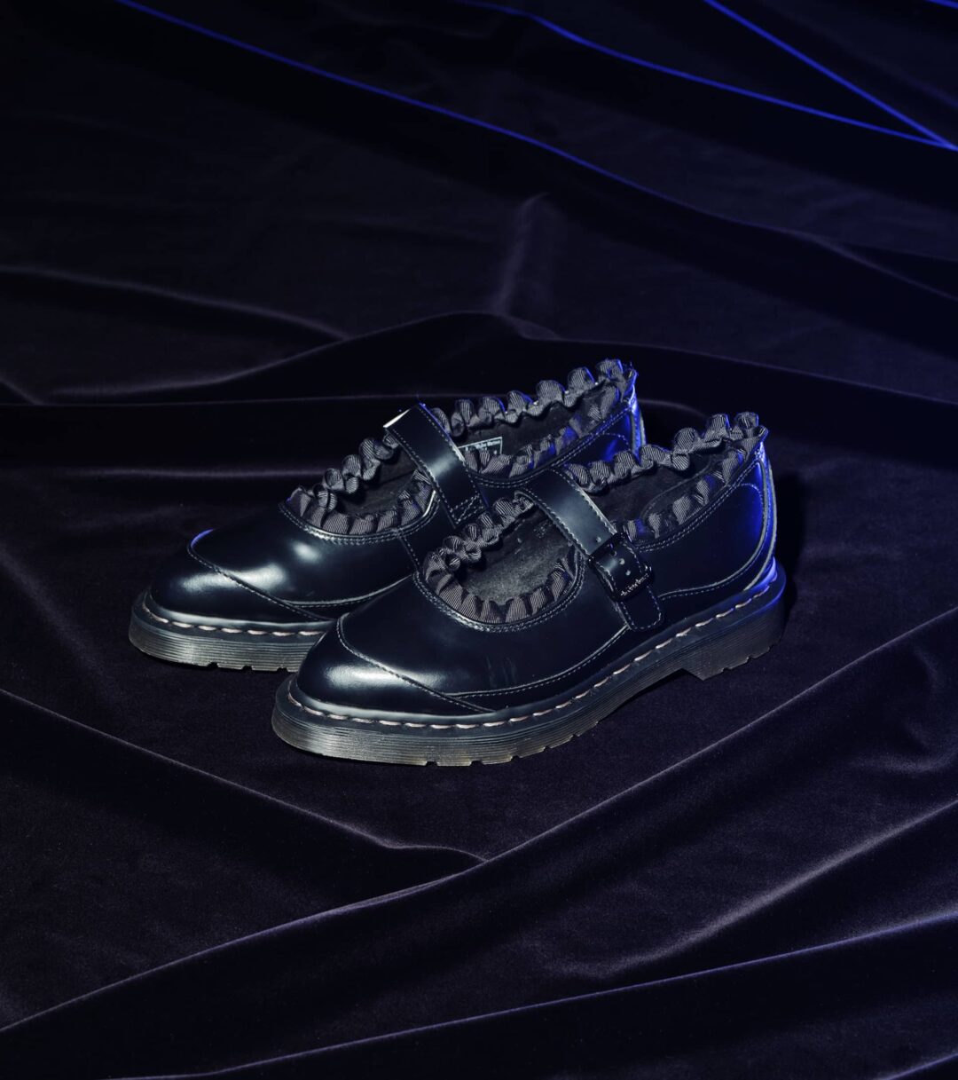 Dr. Martensからフェミニンさを引き立てるリボン柄やヒールループを組み合わせた新作ブーツコレクション「THE FRILL」が2025年 9/26 発売 (ドクターマーチン フリル コレクション)