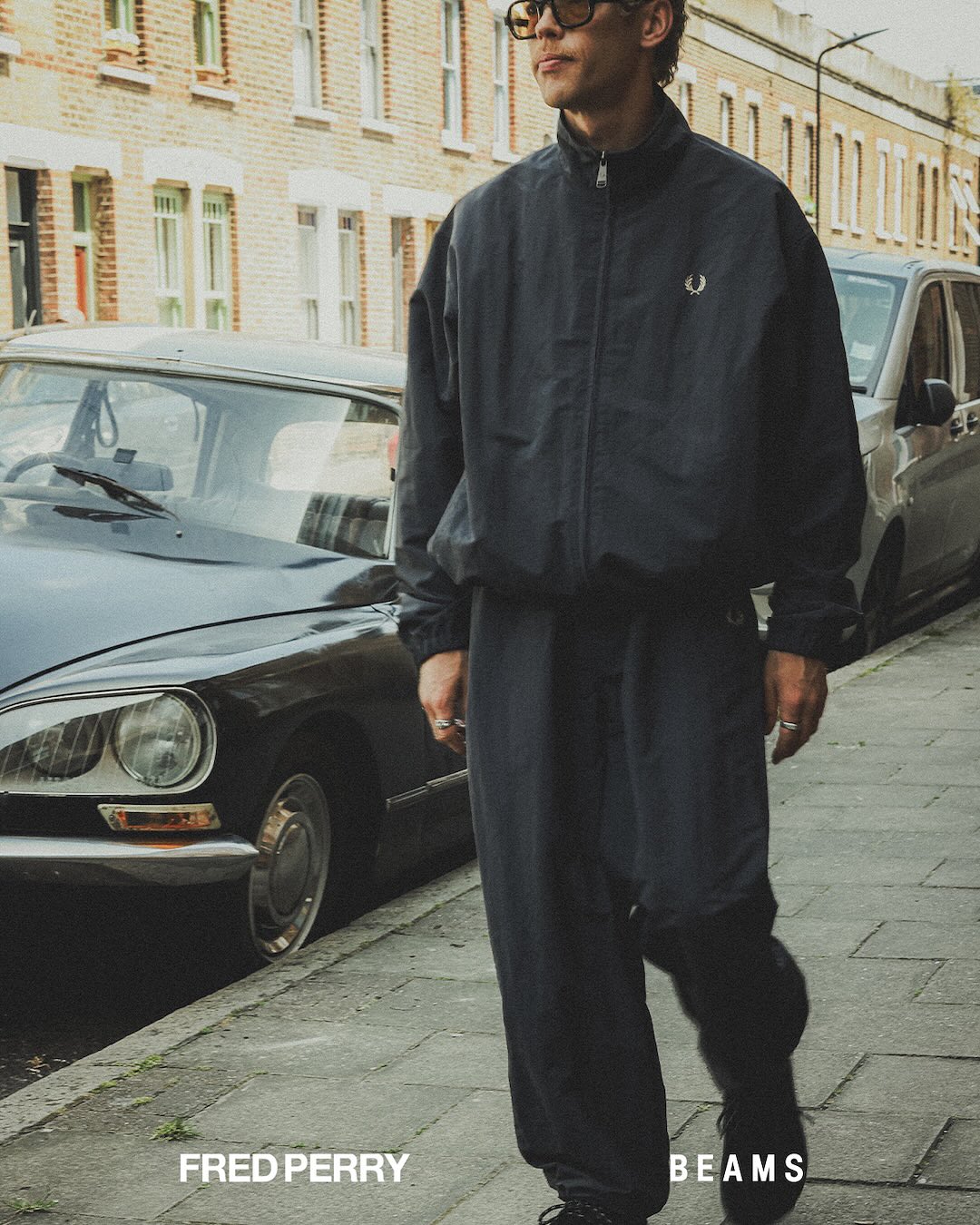 アンカーグレーカラーのFRED PERRY × BEAMS 2025 FW 最新コラボコレクションが2025年 10/4 発売 (フレッドペリー ビームス)