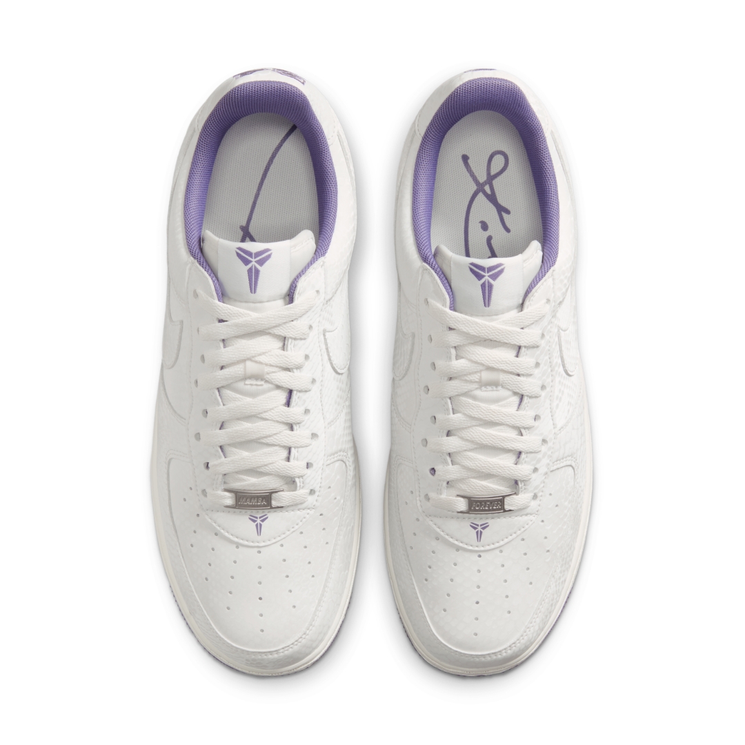 【2026年 5/15 発売予定】Kobe Bryant × NIKE AIR FORCE 1 LOW QS “Summit White/Daybreak” (コービー・ブライアント ナイキ エア フォース 1 ロー “サミットホワイト/デイブレイク”) [IB0018-102]