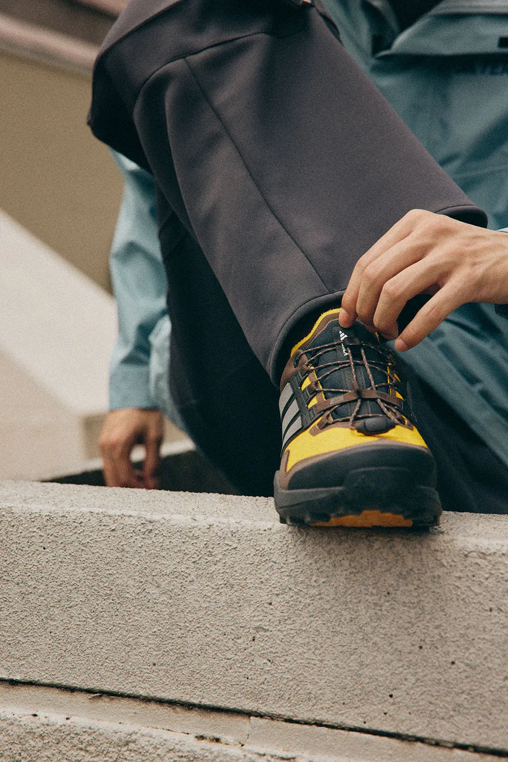 【2025年 10/4 発売】BILLY’S × adidas Originals TERREX SKYCHASER GORE-TEX “Crew Yellow/Core Black” (ビリーズ アディダス オリジナルス テレックス スカイチェイサー ゴアテックス “イエロー/ブラック”) [HQ2690]