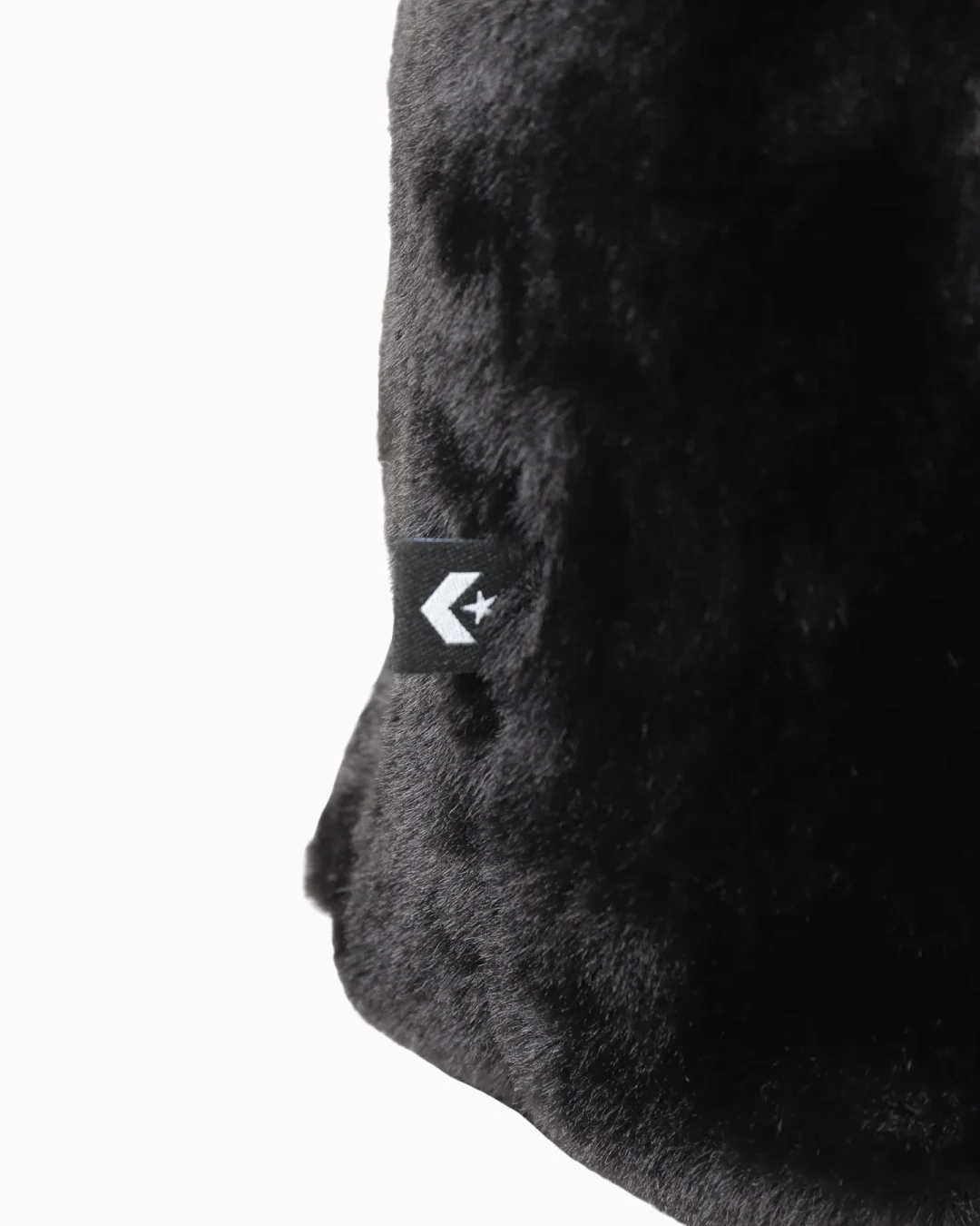 コンバースからシェブロン&スターのロゴをファーで大きくデザインしたトートバッグ「CS FUR TOTE」が2025年 9/26 発売 (CONVERSE CHEVRON&STAR) [42700020/42700021/42700022]