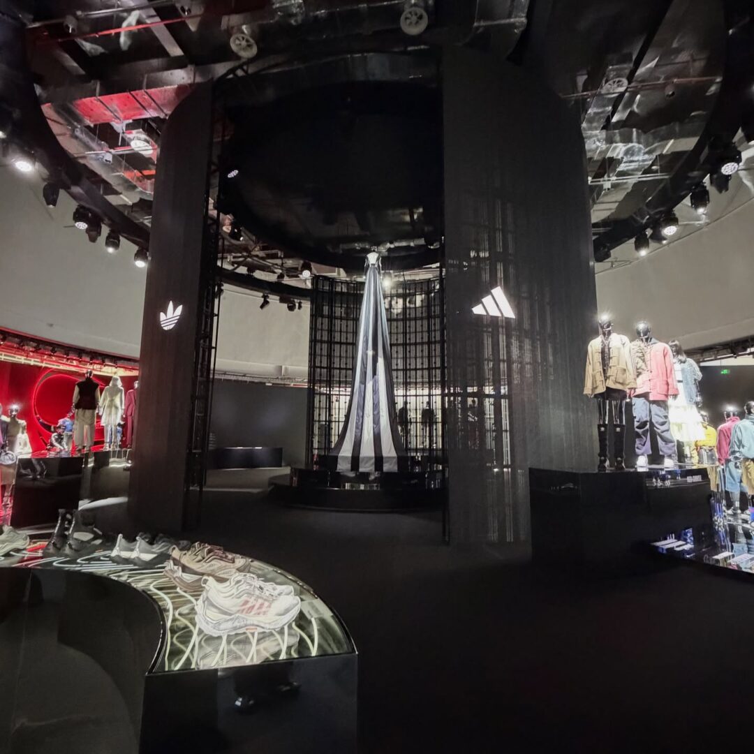 「”POWER OF THREE” at Shanghai Fashion Week」にてCLOT × adidas 最新コラボが公開 (クロット アディダス オリジナルス パワー オブ スリー 上海ファッションウィーク)