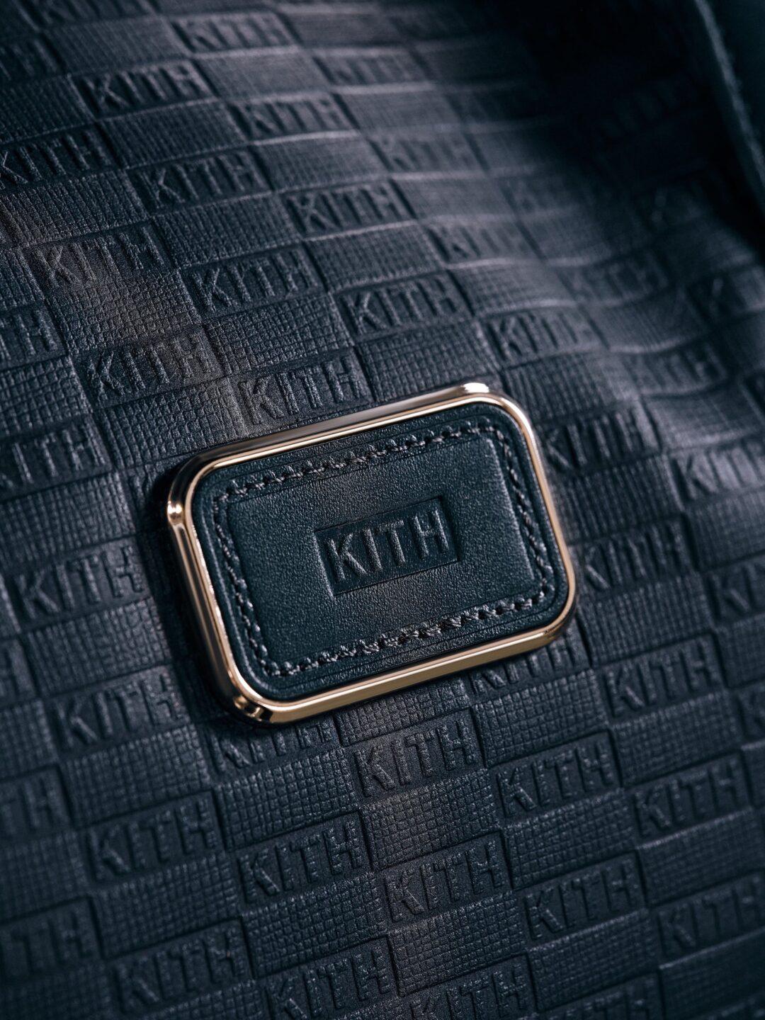 【Kith for TUMI 50th Anniversary】MONDAY PROGRAMが2025年 10/20 発売 (キス トゥミ マンデー プログラム)