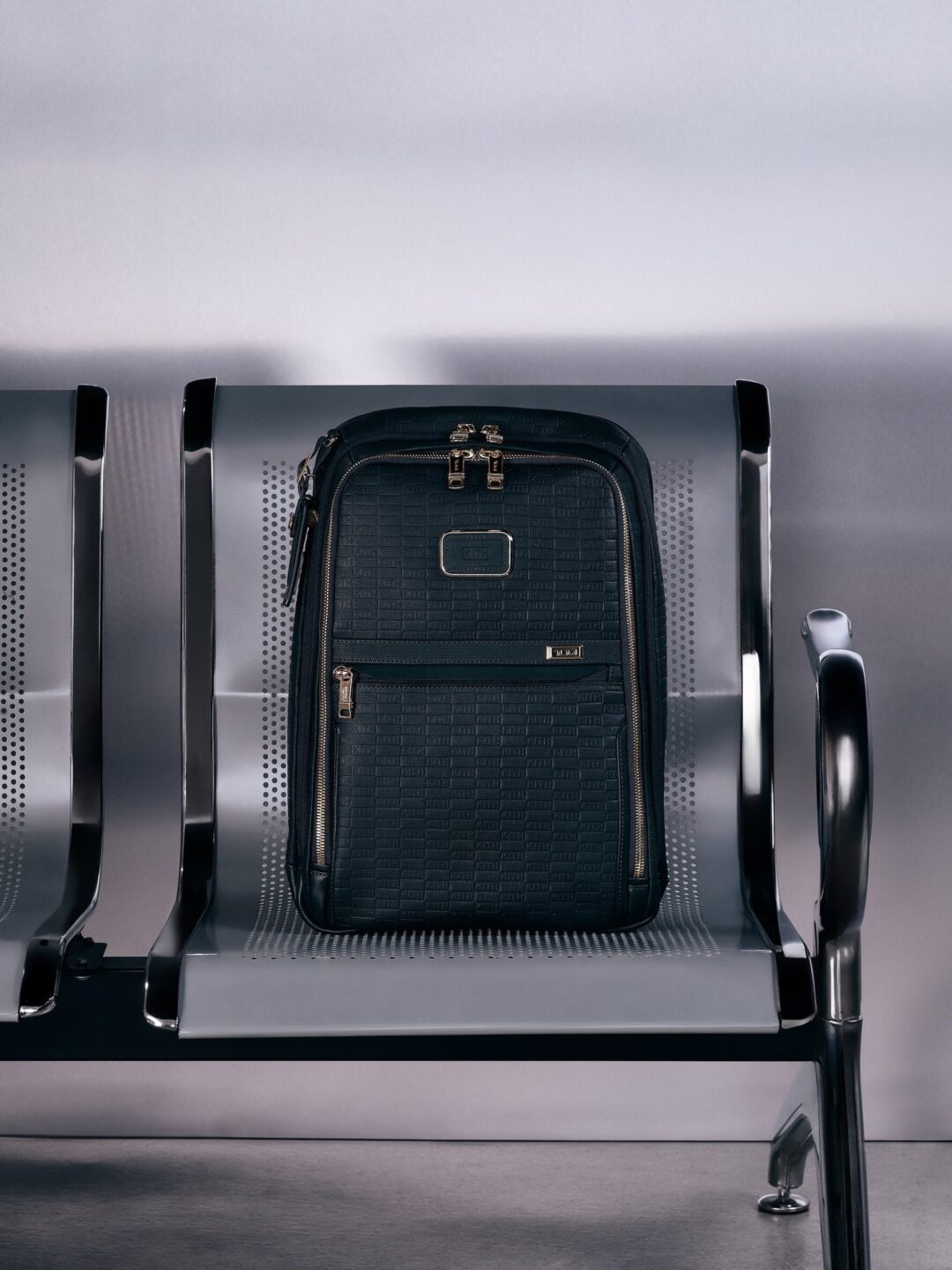 【Kith for TUMI 50th Anniversary】MONDAY PROGRAMが2025年 10/20 発売 (キス トゥミ マンデー プログラム)
