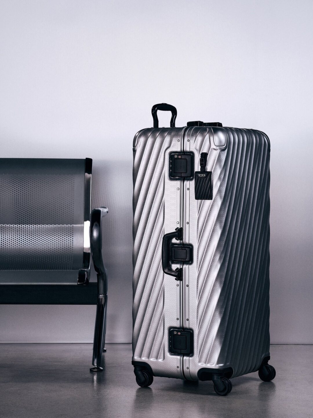 【Kith for TUMI 50th Anniversary】MONDAY PROGRAMが2025年 10/20 発売 (キス トゥミ マンデー プログラム)