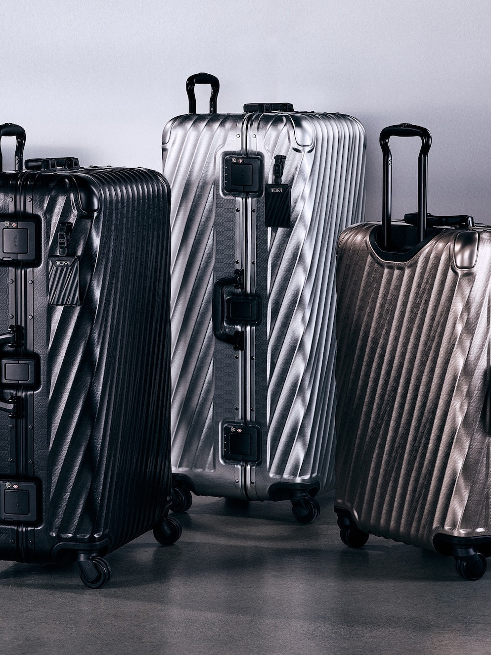 【Kith for TUMI 50th Anniversary】MONDAY PROGRAMが2025年 10/20 発売 (キス トゥミ マンデー プログラム)