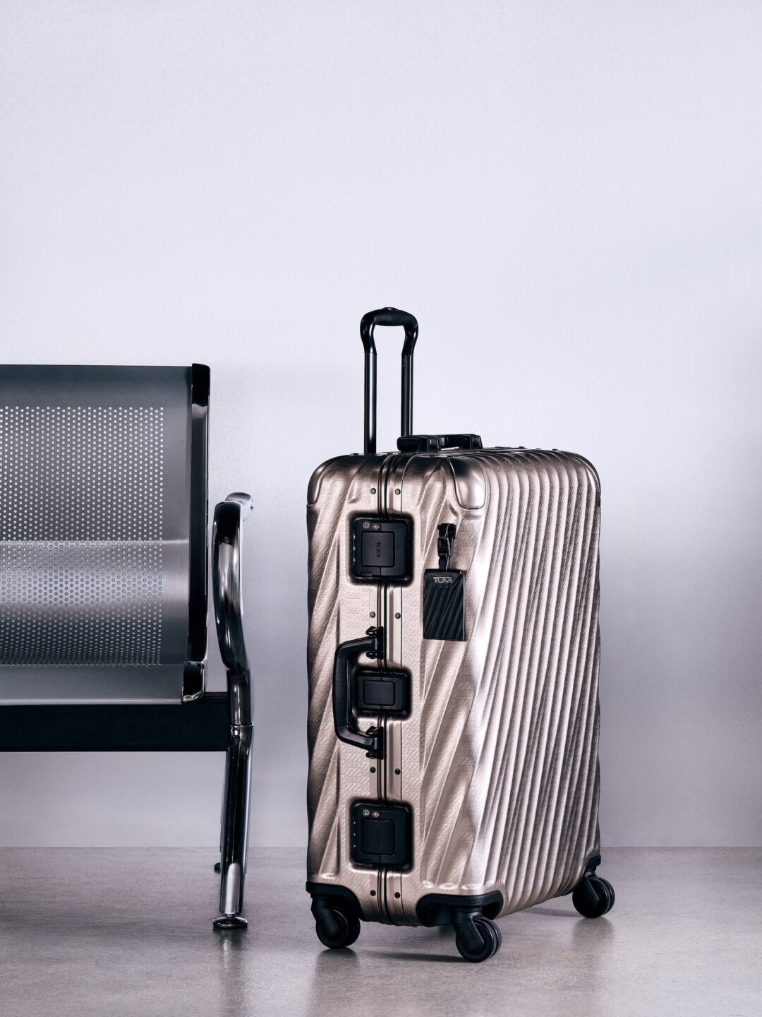 【Kith for TUMI 50th Anniversary】MONDAY PROGRAMが2025年 10/20 発売 (キス トゥミ マンデー プログラム)