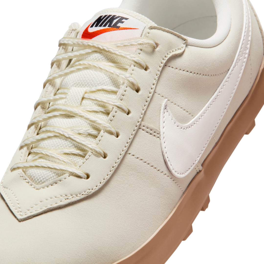 【2025年 11/7 発売】NIKE ASTRO GRABBER “Coconut Milk & Dark Team Red” (ナイキ アストログラバー) [IH2341-100/IH2341-600]