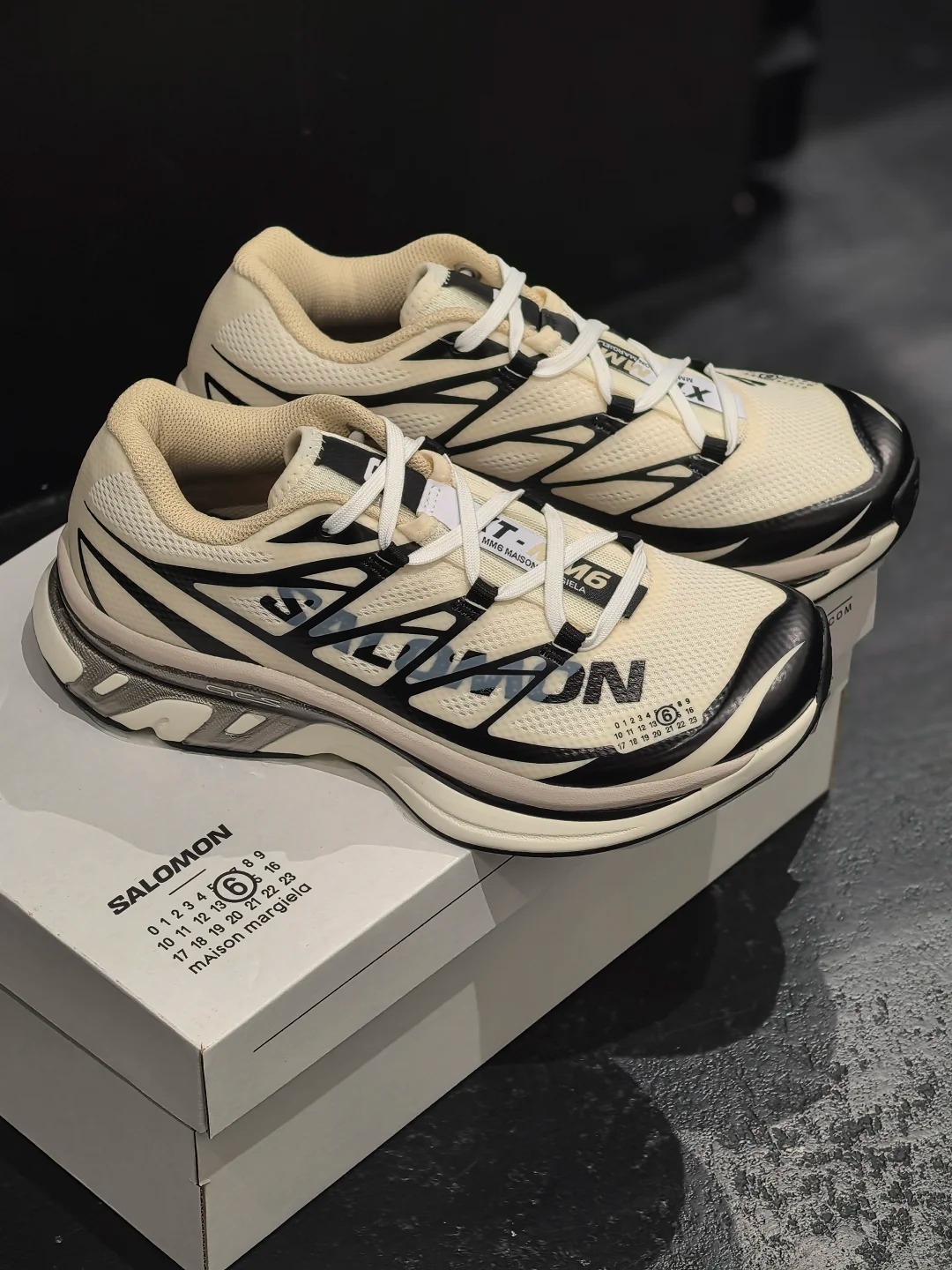 【2025年 10/16 発売予定】MM6 Maison Margiela x SALOMON XT 2025 FW (エムエム6 メゾン マルジェラ サロモン)