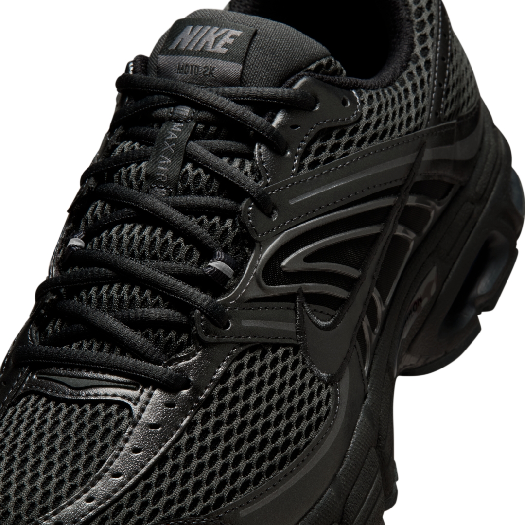 【2025年 10/6 発売】NIKE AIR MAX MOTO 2K “Black/Metallic Dark Grey” (ナイキ エア マックス モト “ブラック/メタリックダークグレー”) [IO9279-001]