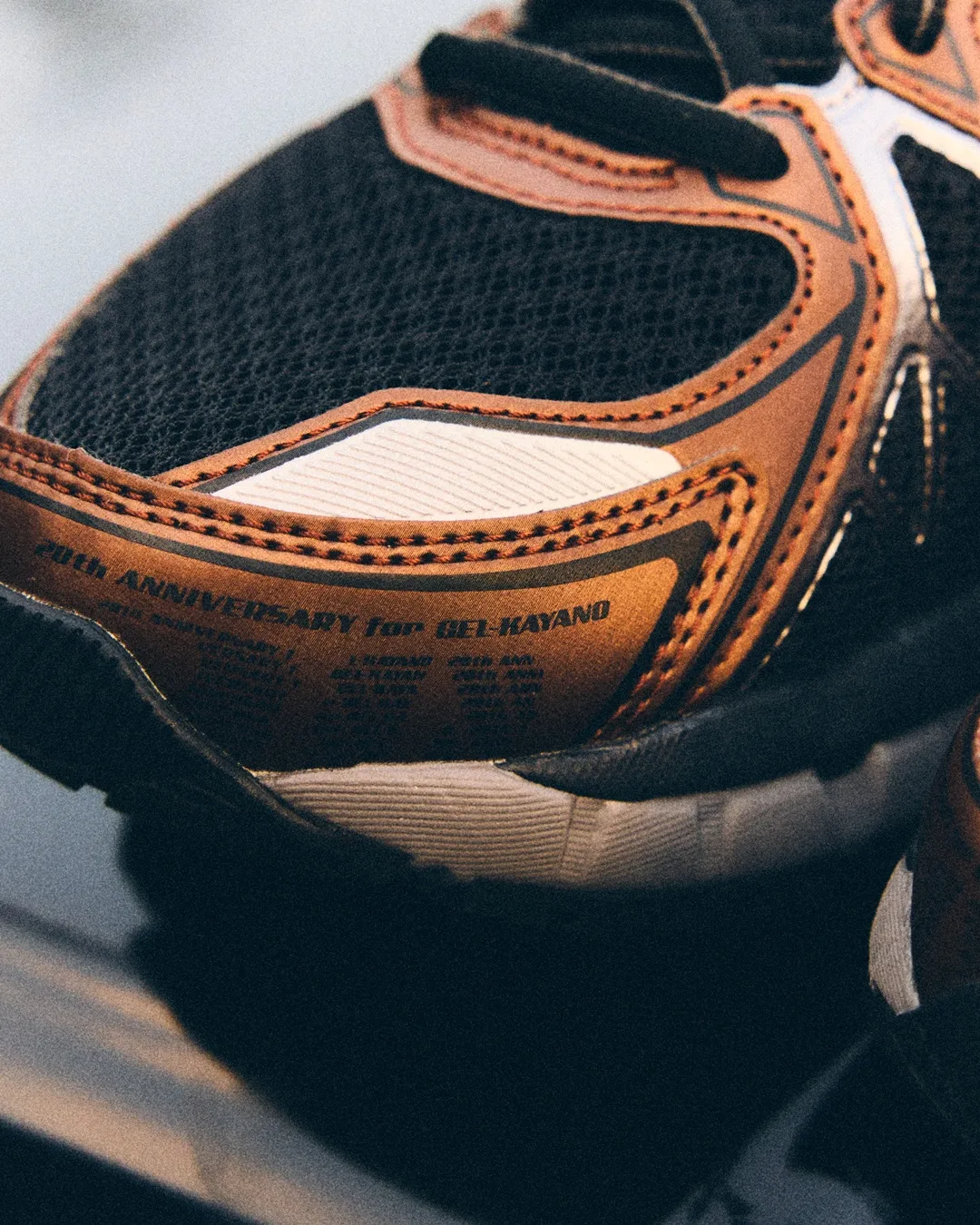 【2025年 10/16 発売】ASICS GEL-KAYANO 20 “Black/Reddish Brown” (アシックス ゲルカヤノ) [1203A388.002]