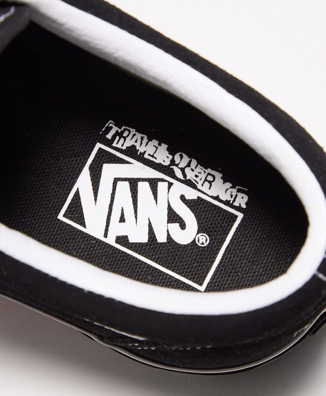 【2025年 10/23 発売】Travis Baker × VANS OLD SKOOL “Dues Paid” (トラヴィス ベイカー バンズ オールドスクール “デューズ ペイド”)