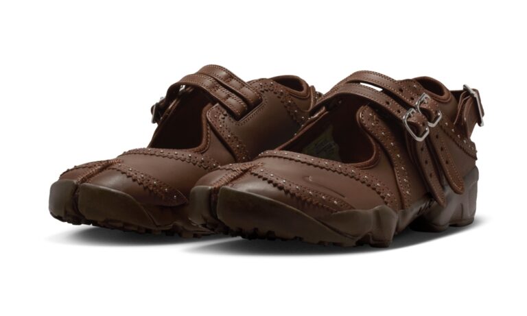 2025年 11/1 発売】NIKE W AIR RIFT BUCKLED STRAP “Light British Tan