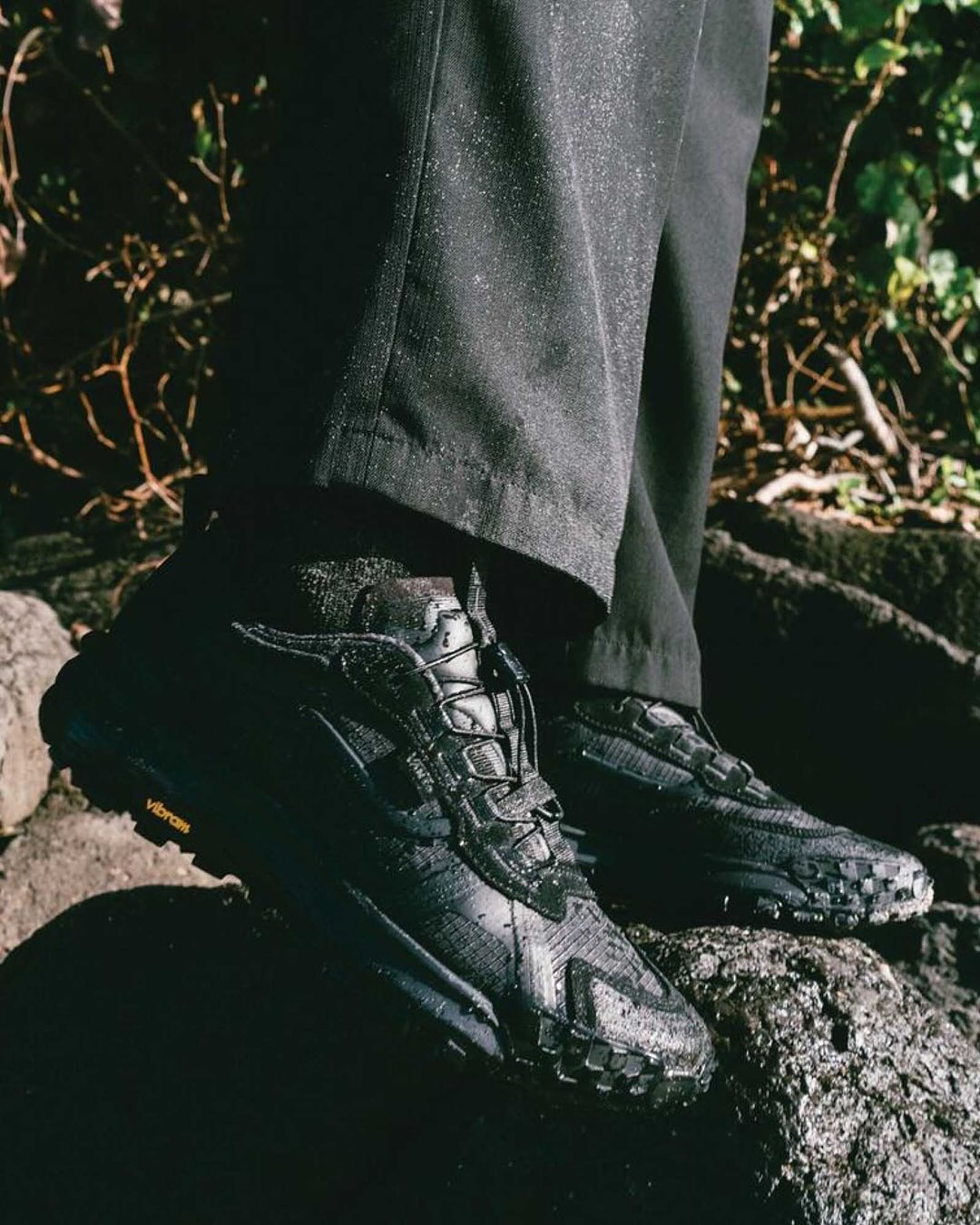 【2025年 10/23 発売】VANS MTE CROSSPATH XC GORE-TEX “Black Out” (バンズ クロスパス テックス) [VN000DAM1OJ]