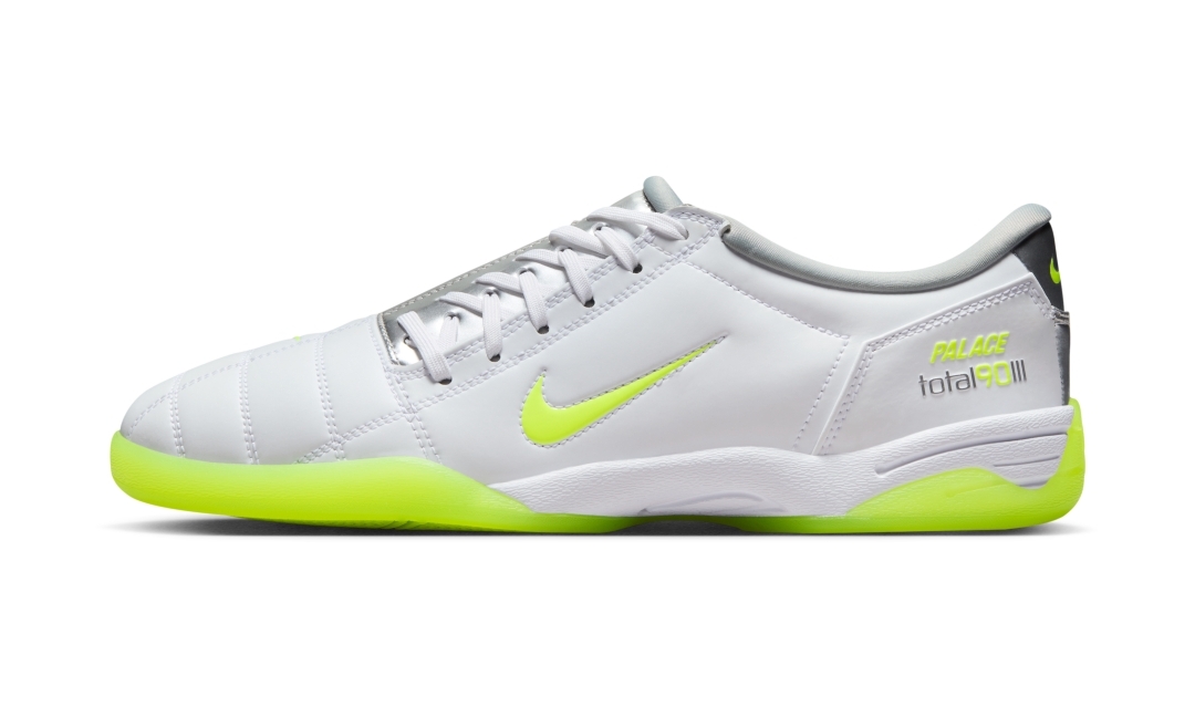 【2025年末 発売予定】Palace Skateboards × Nike Football TOTAL 90 (パレス スケートボード ナイキ フットボール トータル) [IM1381-100]
