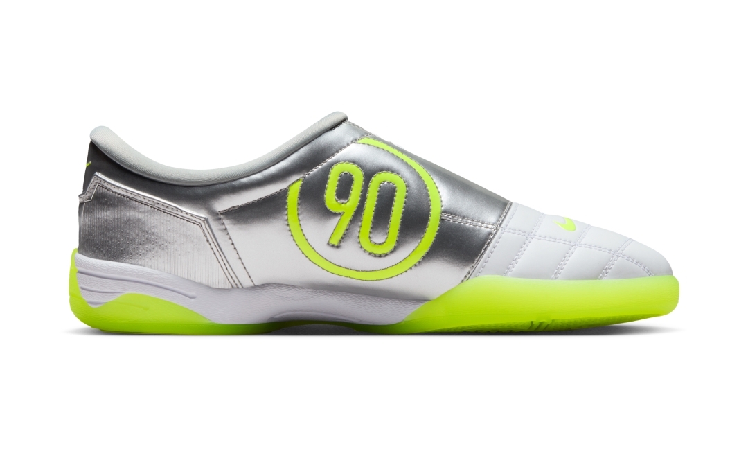 【2025年末 発売予定】Palace Skateboards × Nike Football TOTAL 90 (パレス スケートボード ナイキ フットボール トータル) [IM1381-100]