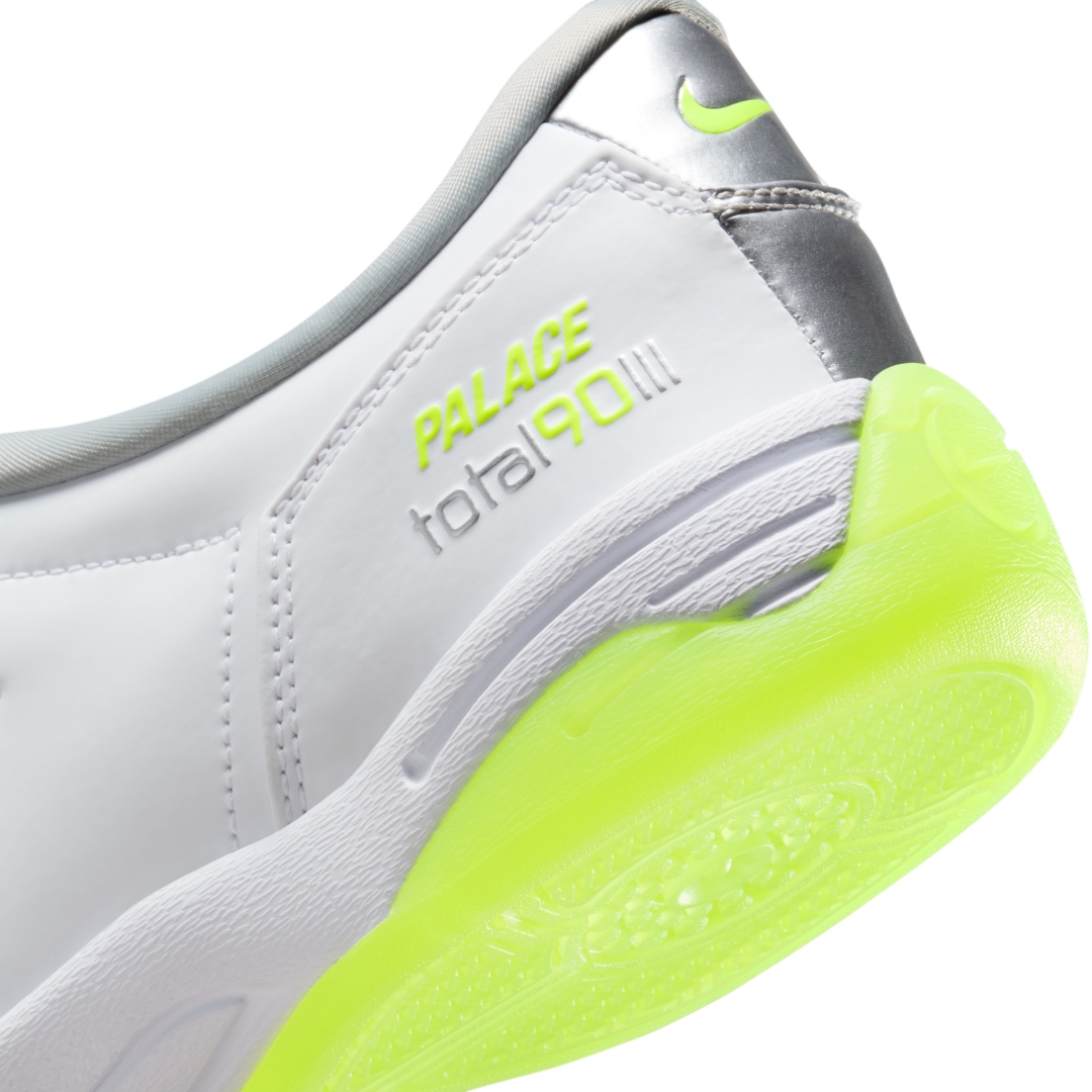 【2025年末 発売予定】Palace Skateboards × Nike Football TOTAL 90 (パレス スケートボード ナイキ フットボール トータル) [IM1381-100]