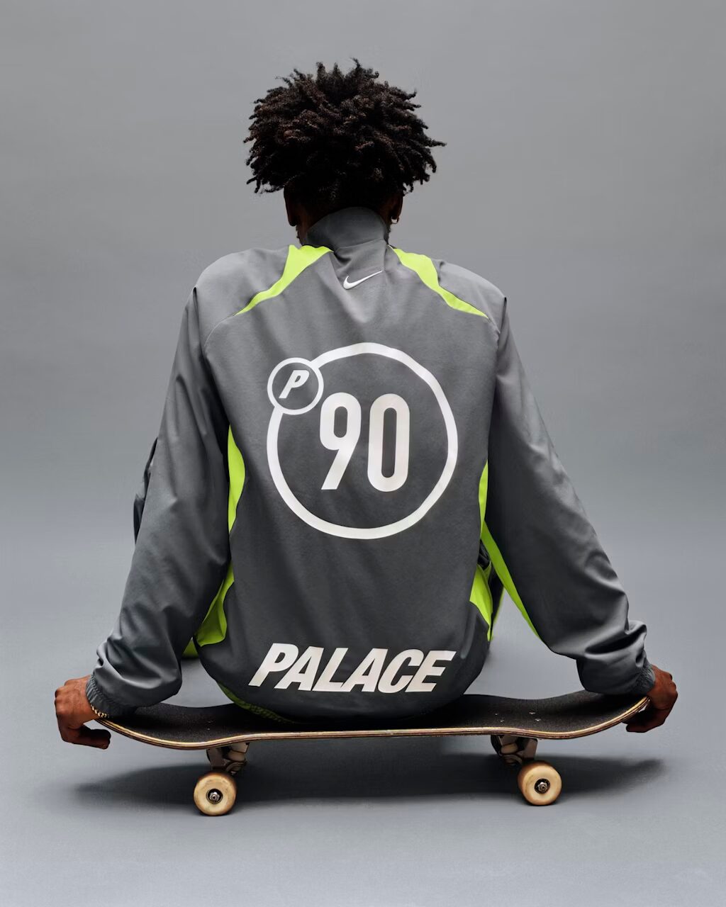【2025年 11/1 発売】Palace Skateboards × Nike Football TOTAL 90 (パレス スケートボード ナイキ フットボール トータル) [IM1381-100]