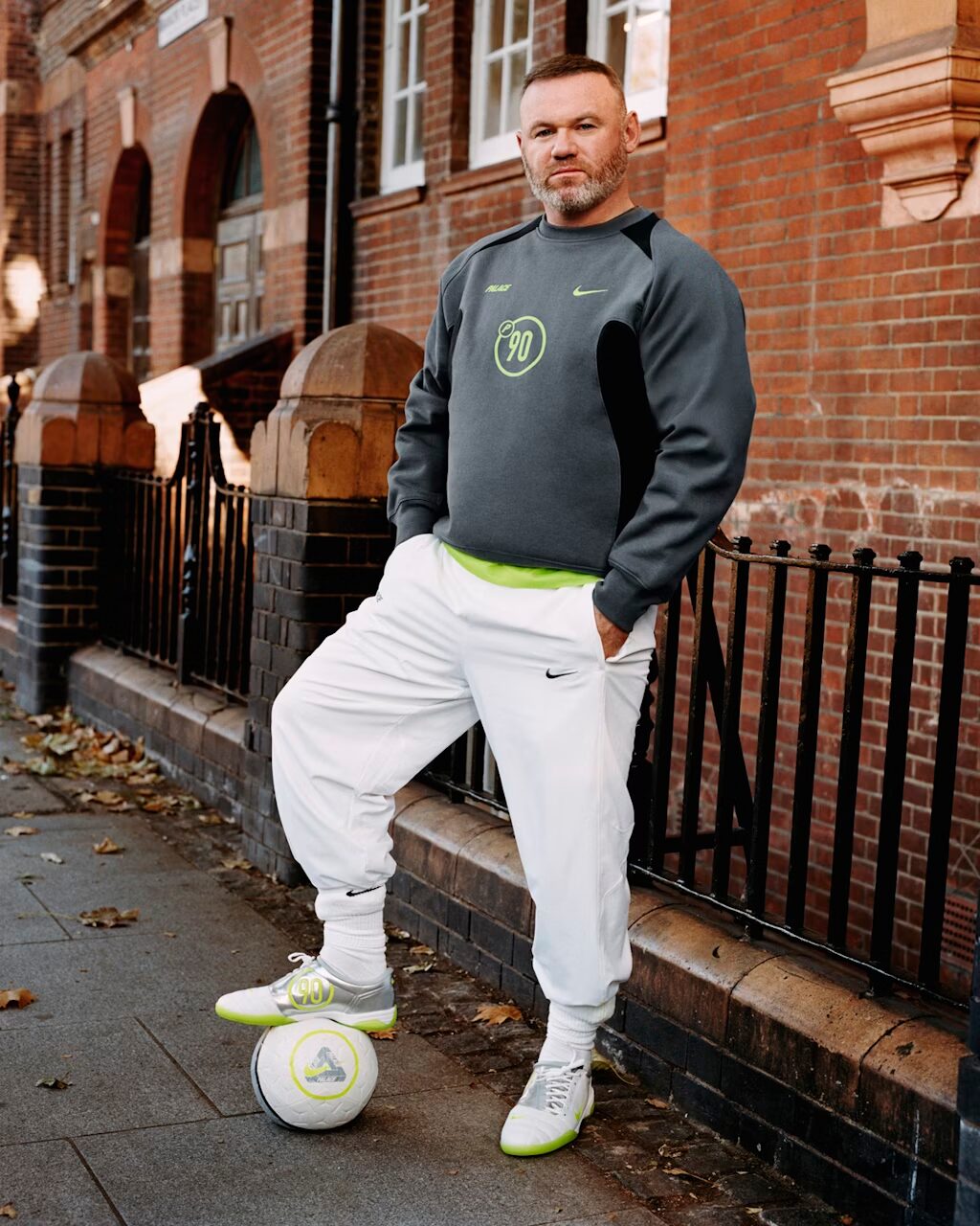 【2025年 11/1 発売】Palace Skateboards × Nike Football TOTAL 90 (パレス スケートボード ナイキ フットボール トータル) [IM1381-100]