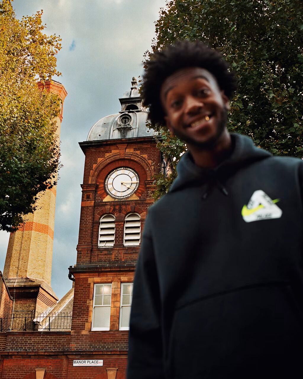 【2025年 11/1 発売】Palace Skateboards × Nike Football TOTAL 90 (パレス スケートボード ナイキ フットボール トータル) [IM1381-100]