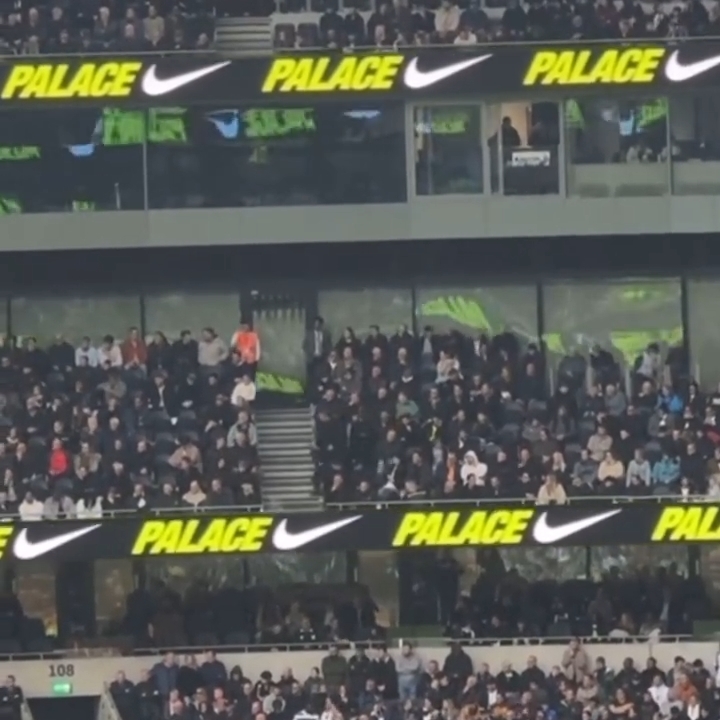 【近日発売予定】Palace Skateboards × Nike Football (パレス スケートボード ナイキ フットボール)