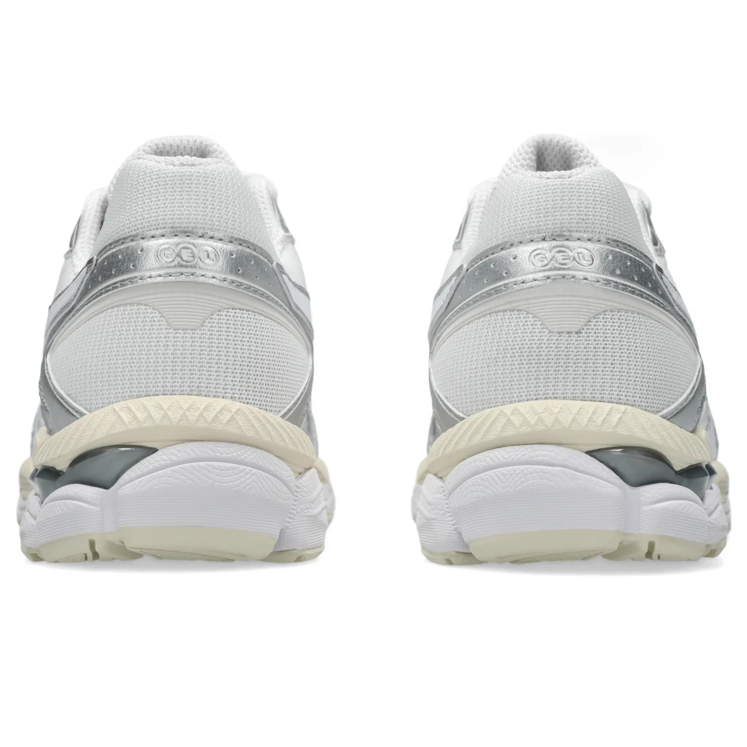 【2025年 10/23 発売】ASICS GEL-CUMULUS 16 “White/White” (アシックス ゲルキュムラス) [1203A733.102]