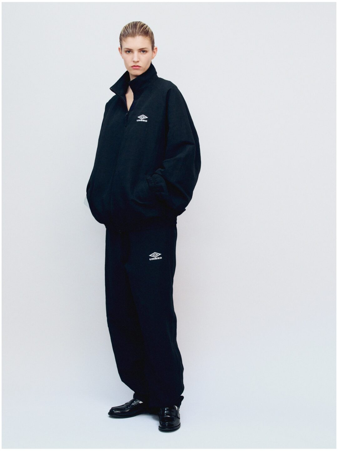 ssstein × UMBRO 2025 FW capsule collectionが11/1 発売 (シュタイン アンブロ)