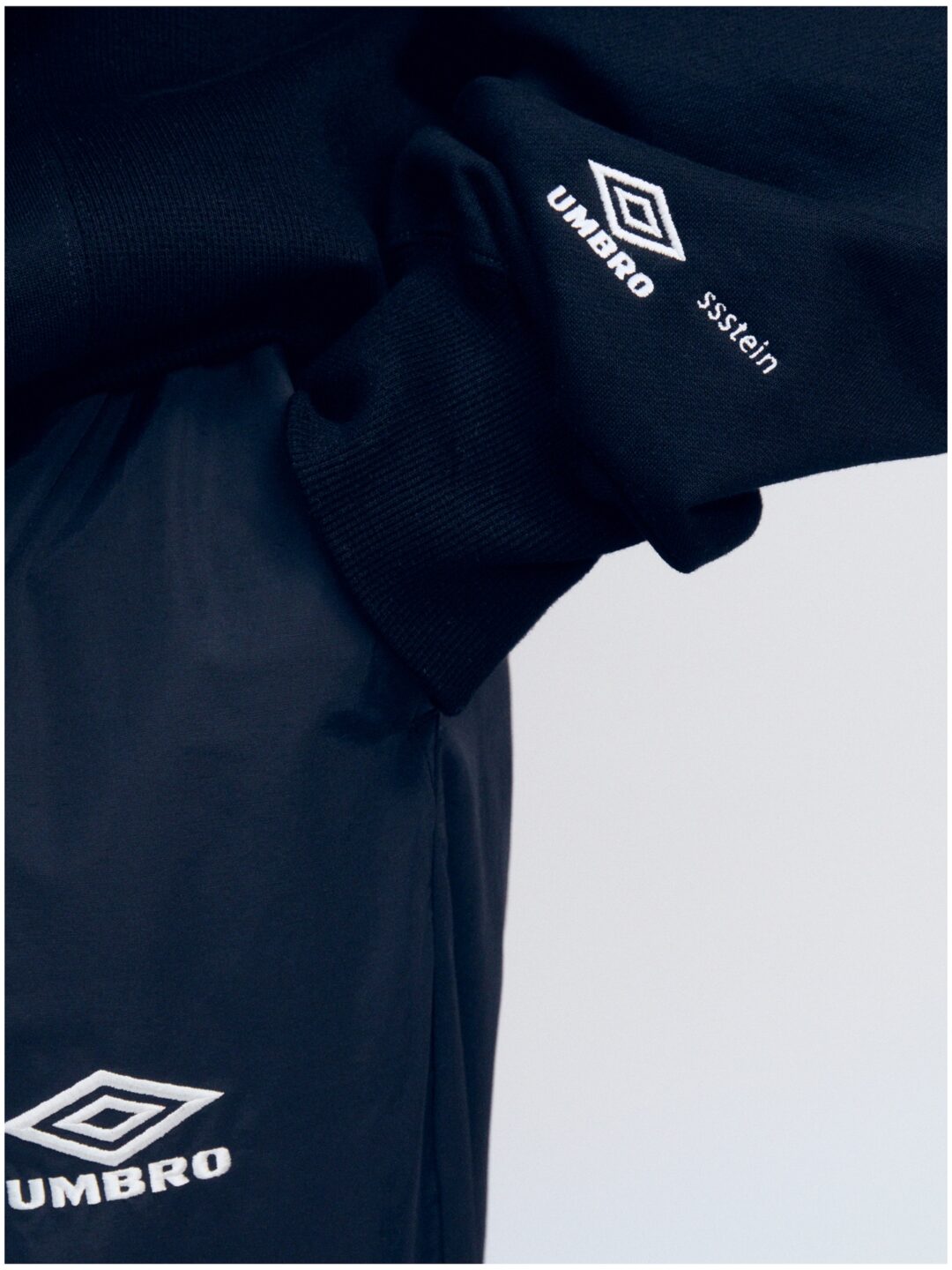 ssstein × UMBRO 2025 FW capsule collectionが11/1 発売 (シュタイン アンブロ)