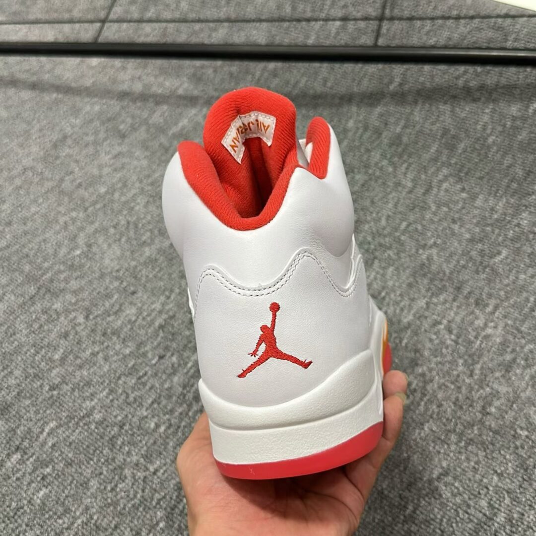【2026年 9/25 復刻予定】NIKE AIR JORDAN 5 “White/Sunset” (ナイキ エア ジョーダン 5 “ホワイト/サンセット”) [IV5678-102]