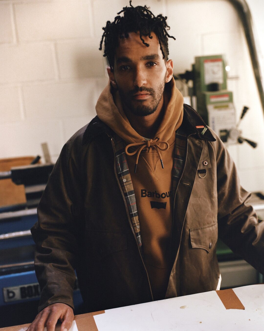 Barbour × Levi’s 2025 FW 初コラボアイテムが2025年 10/30 発売 (バブアー リーバイス)