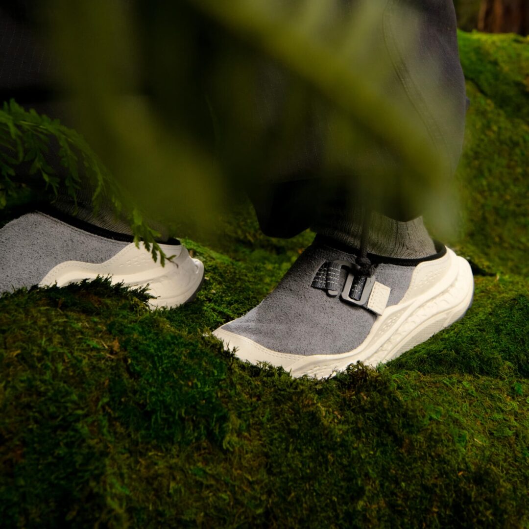 【2025年 11/4 発売】HOKA ORA PRIMO EXT “Black/Grey Slies” (ホカ オラ・プリモ) [1168973-BBLC/1168973-GKSL]