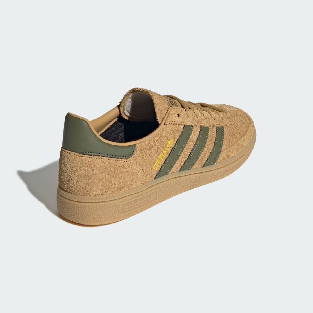 【KICKS LAB. EXCLUSIVE】adidas Originals HANDBALL SPEZIAL “Golden Beige/Focus Olive/Gum”が2025年 10/18 発売 (キックスラボ アディダス オリジナルス ハンドボール スペツィアル) [JQ8298]