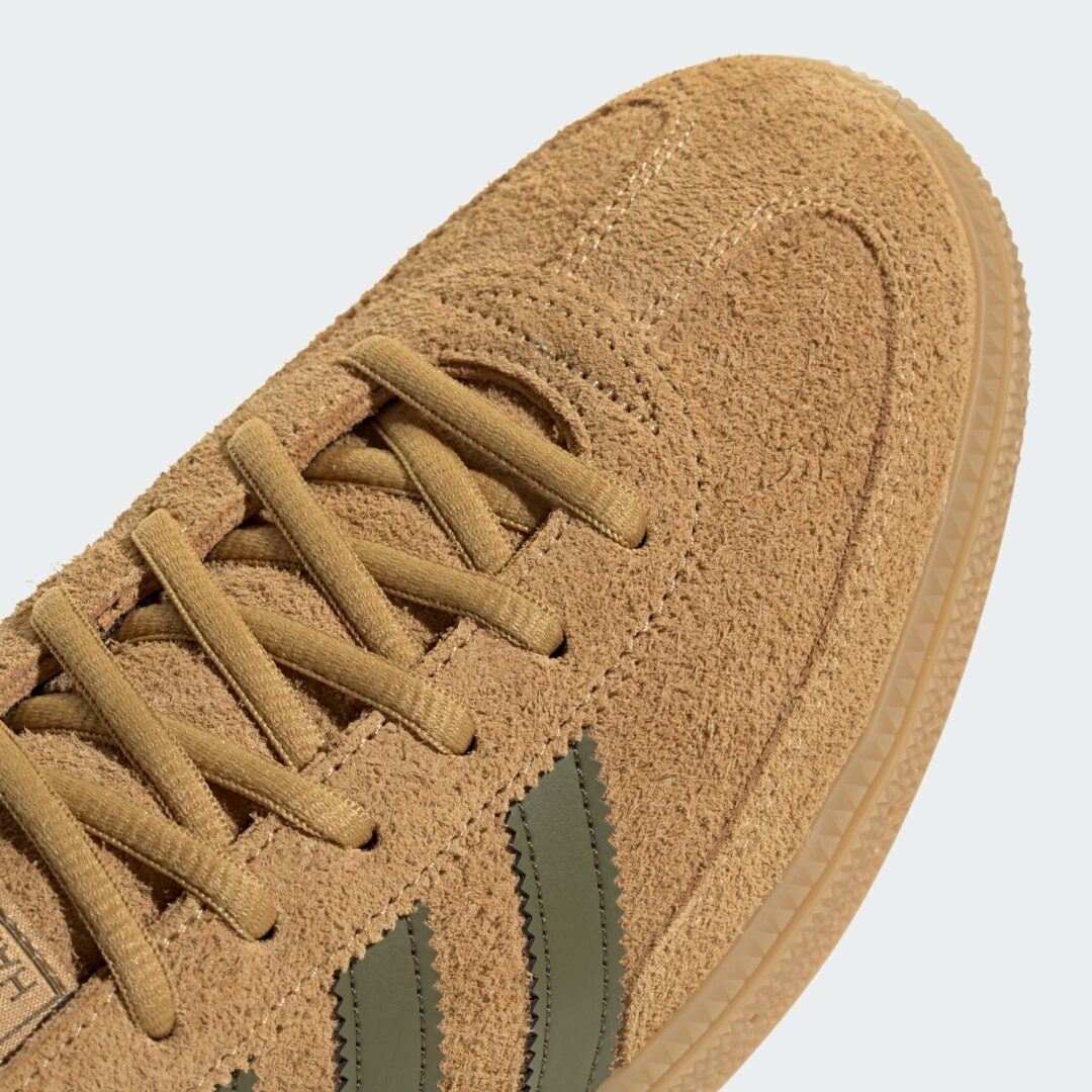 【KICKS LAB. EXCLUSIVE】adidas Originals HANDBALL SPEZIAL “Golden Beige/Focus Olive/Gum”が2025年 10/18 発売 (キックスラボ アディダス オリジナルス ハンドボール スペツィアル) [JQ8298]