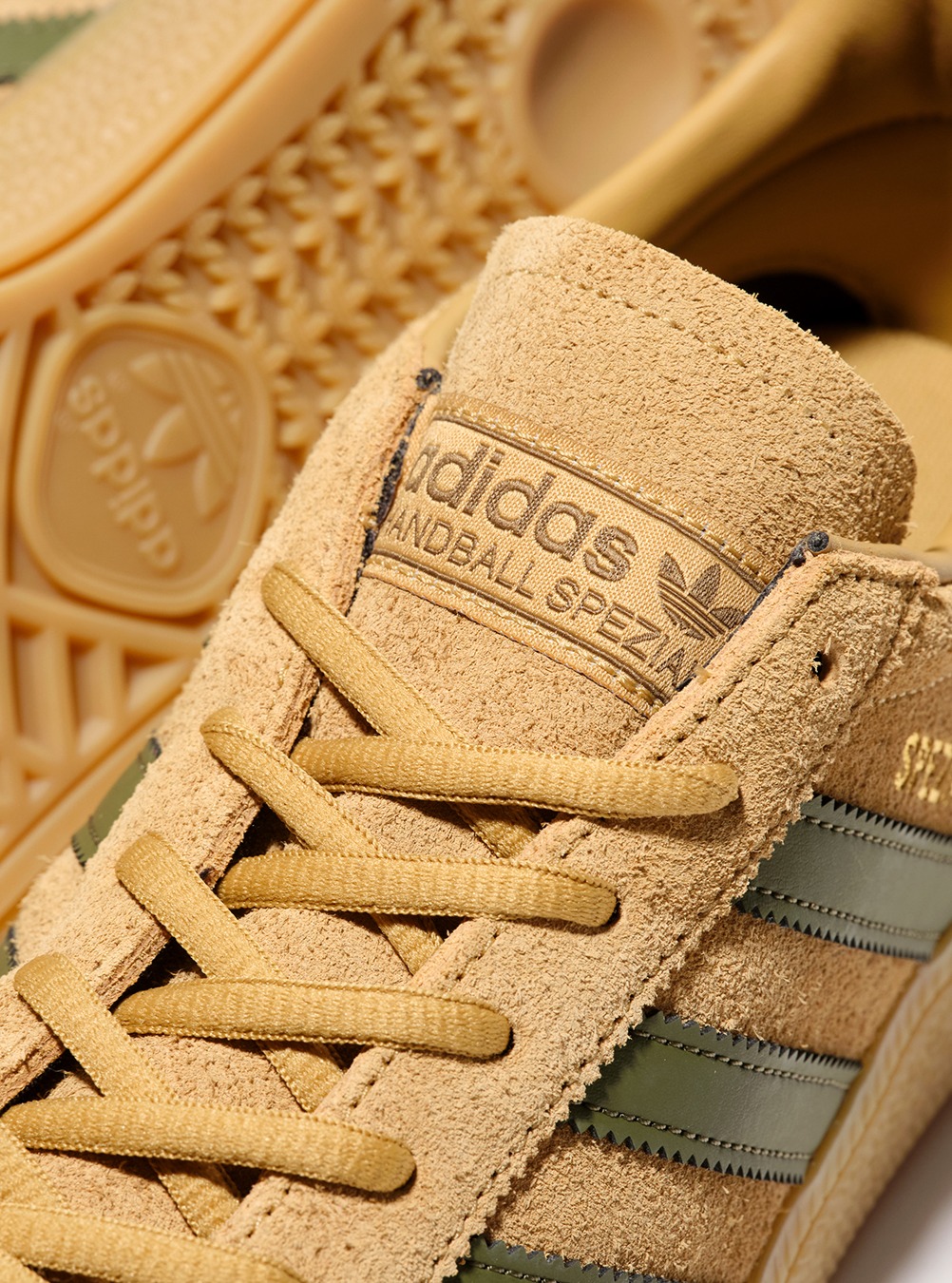 【KICKS LAB. EXCLUSIVE】adidas Originals HANDBALL SPEZIAL “Golden Beige/Focus Olive/Gum”が2025年 10/18 発売 (キックスラボ アディダス オリジナルス ハンドボール スペツィアル) [JQ8298]
