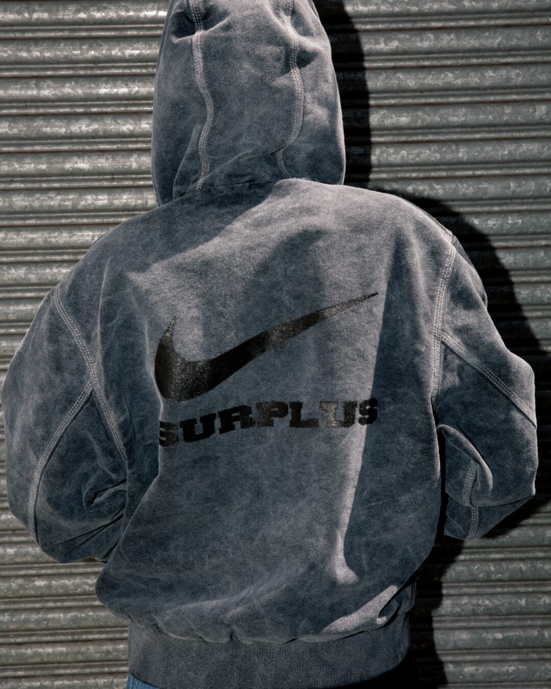 SURPLUS 2025 開催記念 Carhartt WIP × NIKE アパレルコレクションが10/18 発売 (カーハート ナイキ)