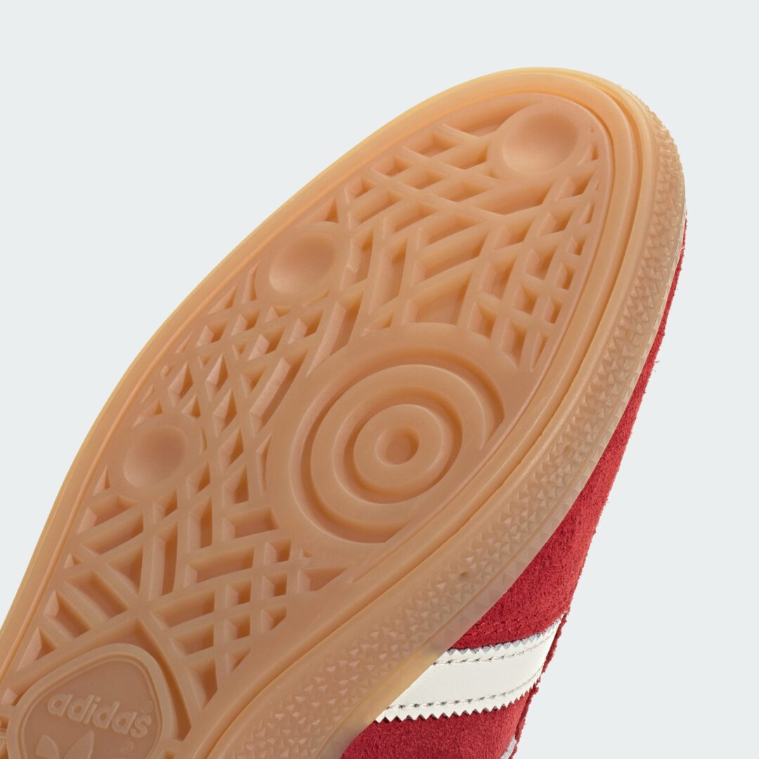 【2025年 10/24 発売】adidas Originals HANDBALL SPEZIAL Made in Germany “Equipment Red/Off White/Gum M2” (アディダス オリジナルス ハンドボール スペツィアル “レッド/ホワイト/ガム”) [JR9535]