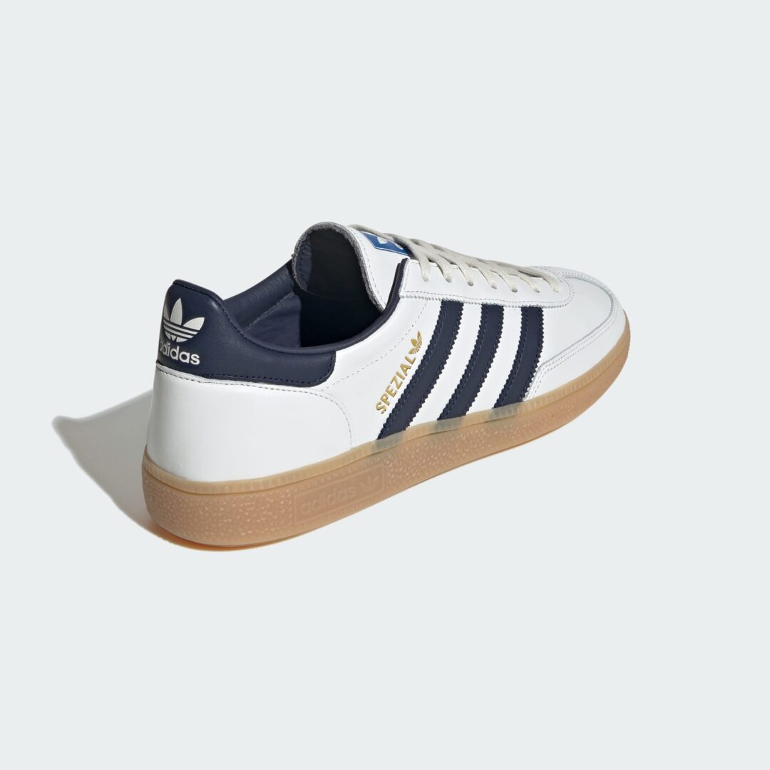 【2025年 10/17 発売】adidas Originals HANDBALL SPEZIAL Made in Germany “Core White/Night Indigo/Gum” (アディダス オリジナルス ハンドボール スペツィアル “ホワイト/インディゴ/ガム”) [JR9532]