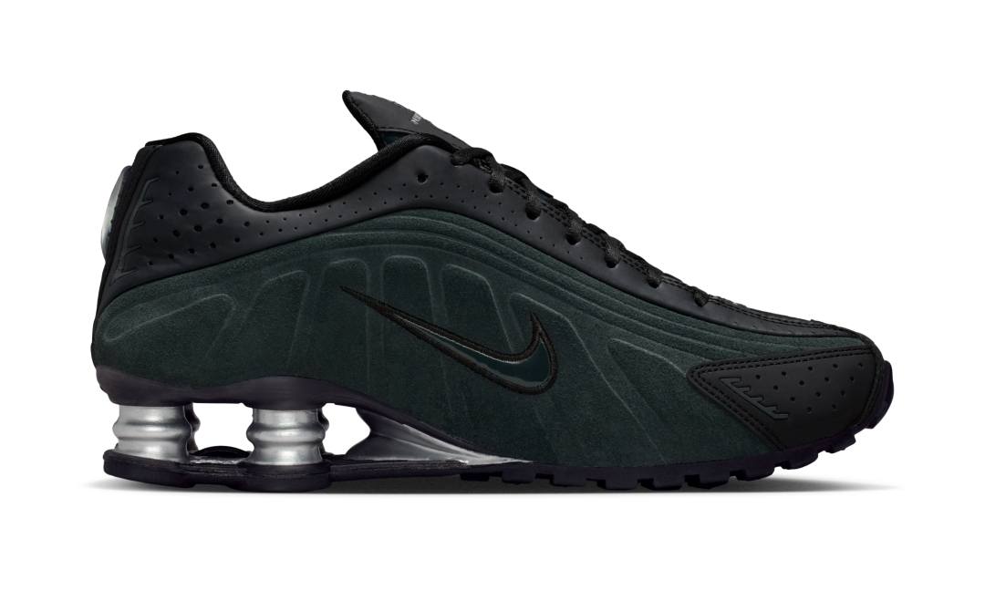 【2025年 発売予定】NIKE W SHOX R4 “Black Suede” (ナイキ ショックス “ブラックスエード”) [HQ7739-002]