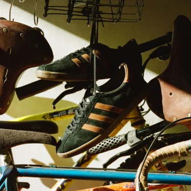 【国内 EXCLUSIVE】adidas Originals TOBACCO for KICKS LAB. “Core Black/Brown Desert”が2025年 10/11 発売 (キックスラボ アディダス オリジナルス タバコ) [HQ9184]