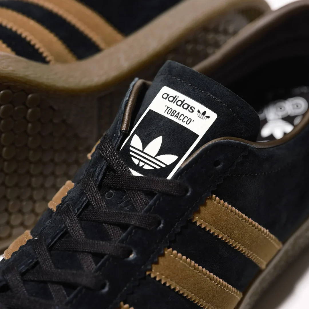 【国内 EXCLUSIVE】adidas Originals TOBACCO for KICKS LAB. “Core Black/Brown Desert”が2025年 10/11 発売 (キックスラボ アディダス オリジナルス タバコ) [HQ9184]