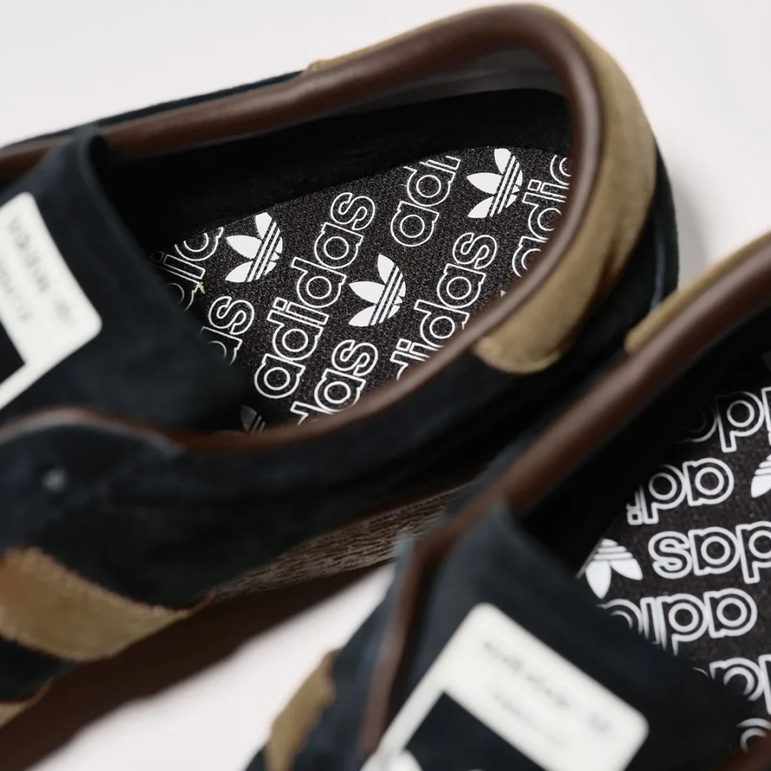 【国内 EXCLUSIVE】adidas Originals TOBACCO for KICKS LAB. “Core Black/Brown Desert”が2025年 10/11 発売 (キックスラボ アディダス オリジナルス タバコ) [HQ9184]