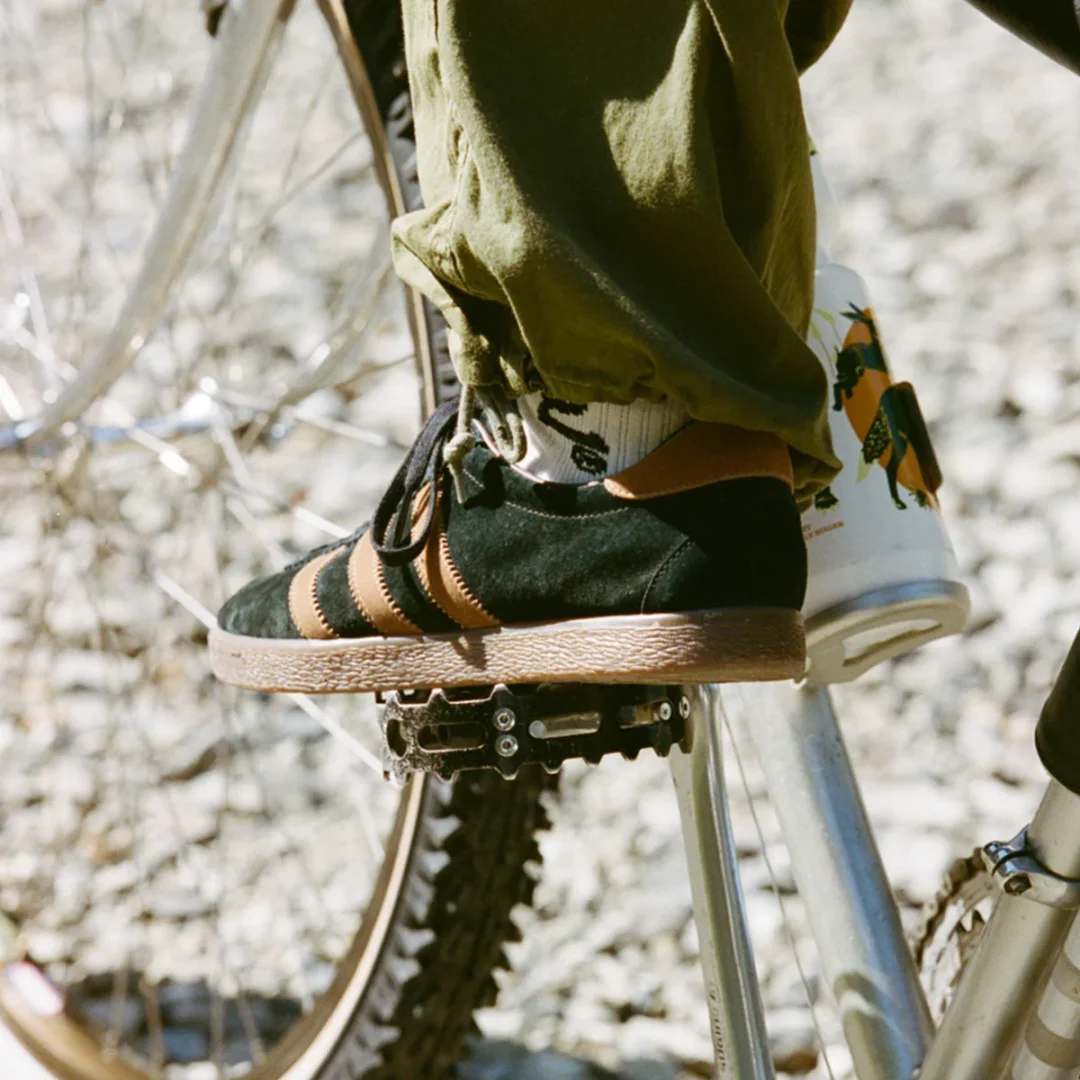 【国内 EXCLUSIVE】adidas Originals TOBACCO for KICKS LAB. “Core Black/Brown Desert”が2025年 10/11 発売 (キックスラボ アディダス オリジナルス タバコ) [HQ9184]